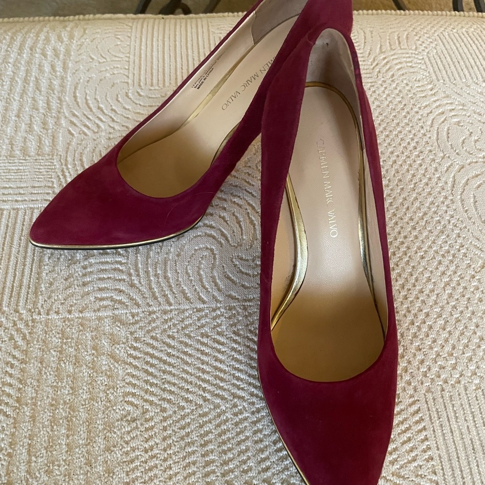 Carmen Marc Valvo Women's Burgundy Suede Pumps